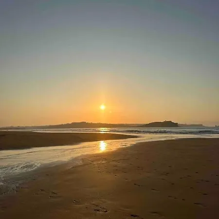 Mirando A Surf Y Playa 擞莫