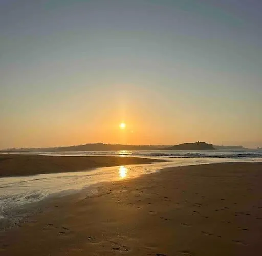 Mirando A Surf Y Playa Somo